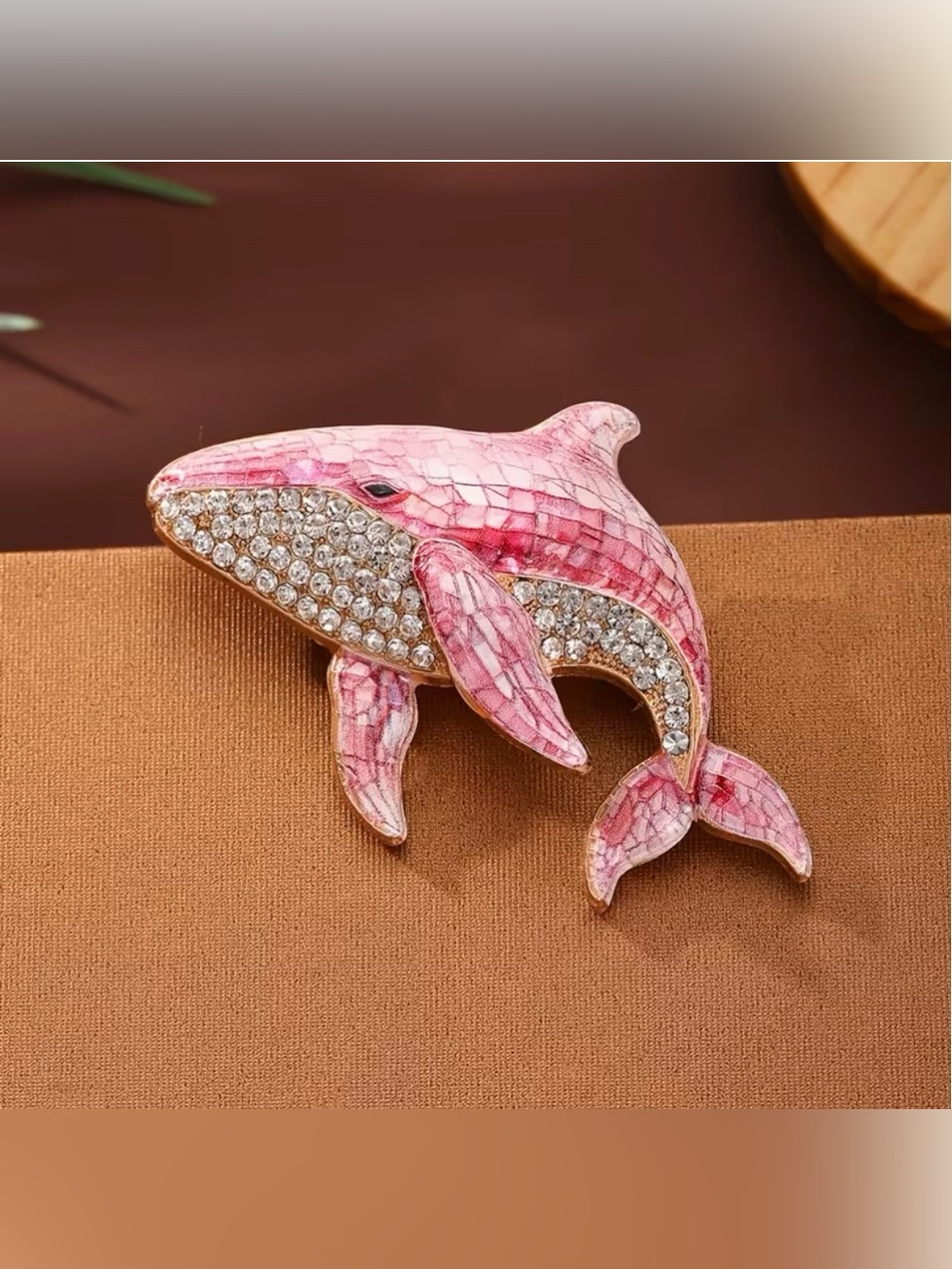 Whale Rhinestone Encrusted Brooch Gorgeous & New - Picture 3 of 5